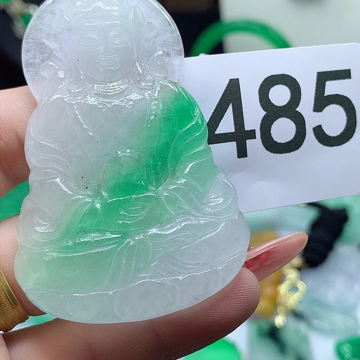 翡翠吊坠(赠链)未镶嵌