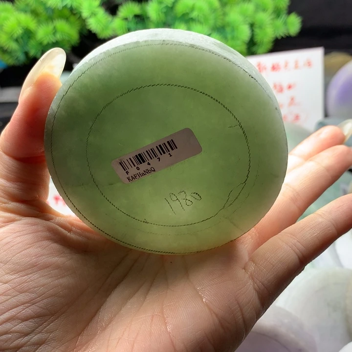 定制翡翠。未镶嵌