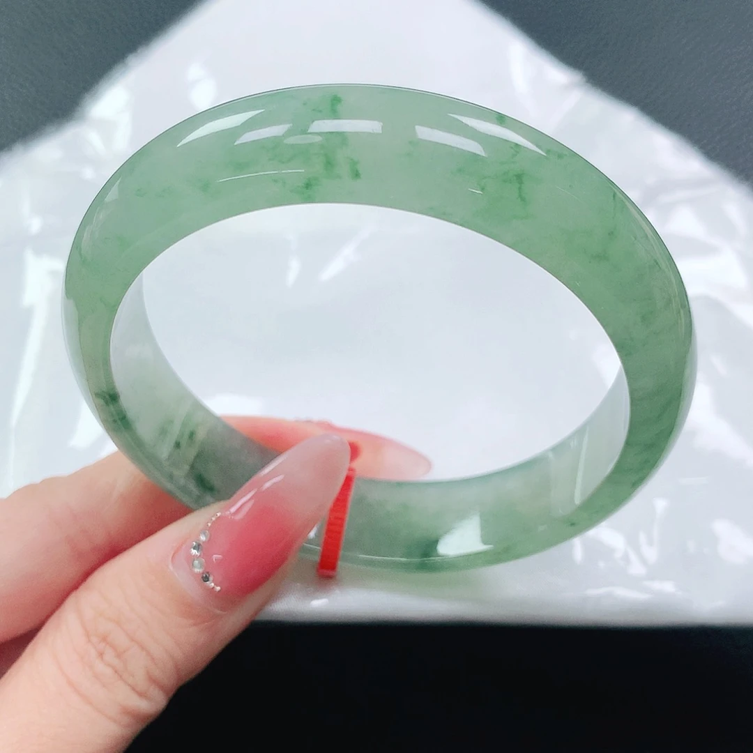 翡翠手镯未镶嵌58圈