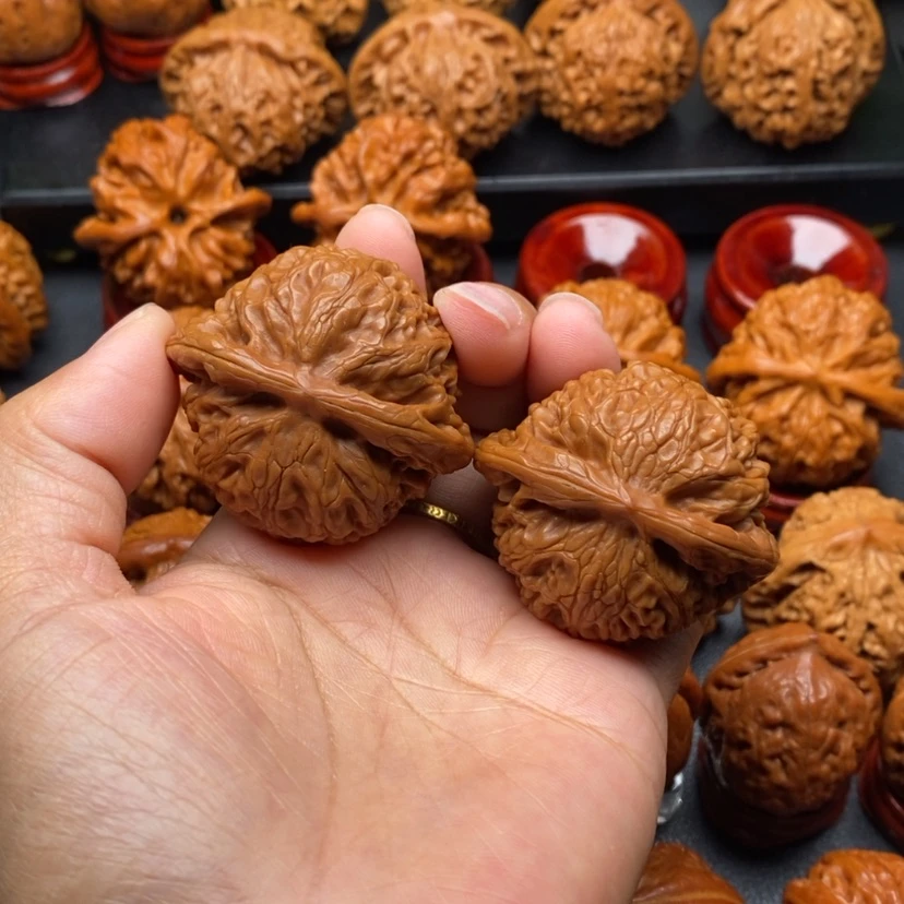 【闪购商品】文玩核桃把件45宫灯