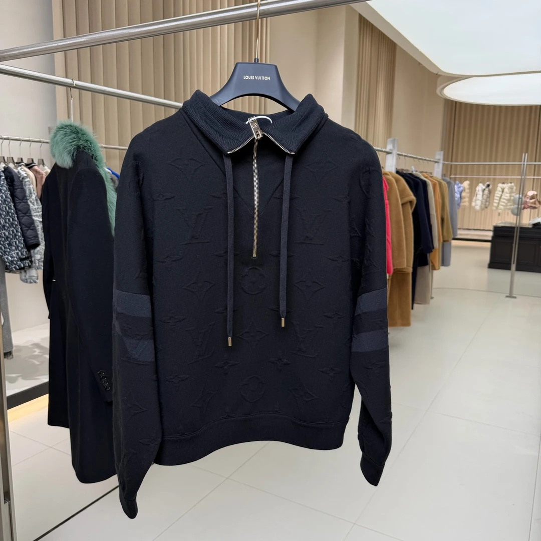 99新 LouisVuitton/路易威登 25大老花满印卫衣 M码 GM104169