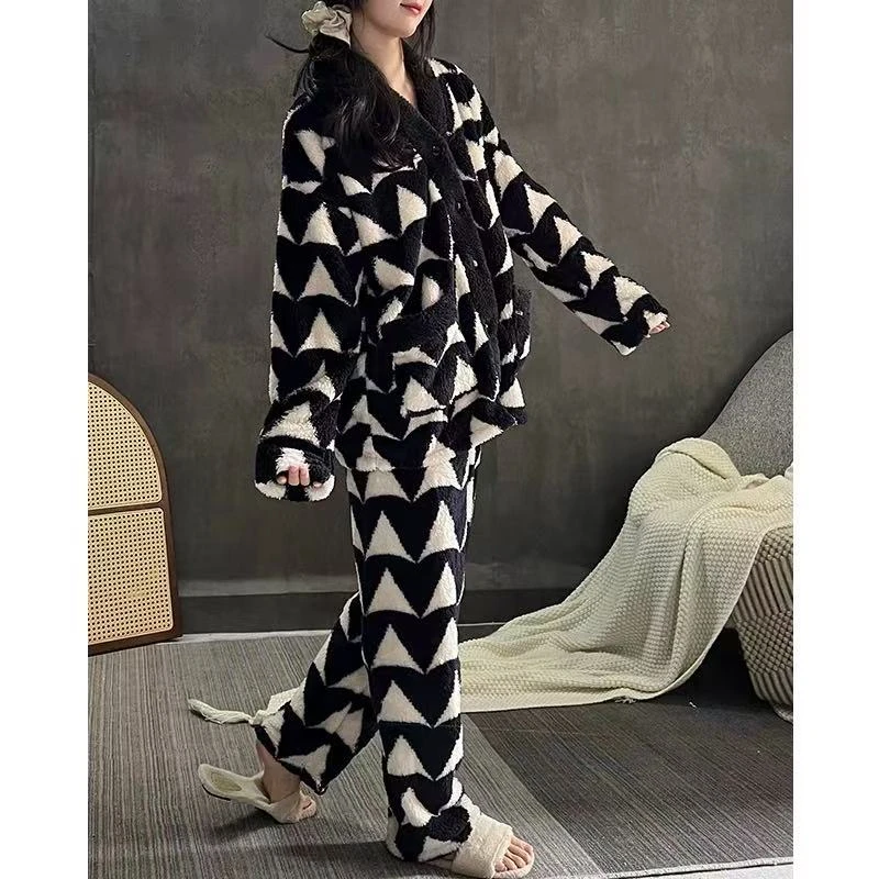 6048 睡衣秋冬款女新款珊瑚绒冬季加绒加厚家居服休闲和服套装