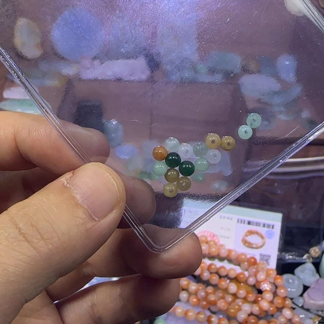 翡翠戒指未镶嵌v***?哇塞