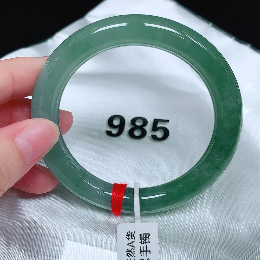 未镶嵌手镯（圆镯）翡翠