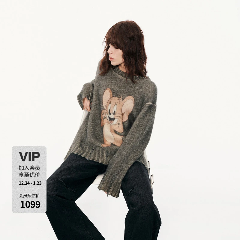 MOCO毛衣针织衫2025秋新品猫和老鼠联名系列刺绣漏针MBE3SWTT13
