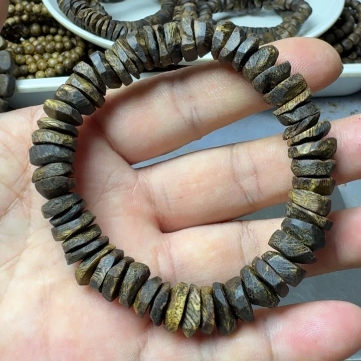 沉香手串应*于乌身手串树丁沉水12克加
