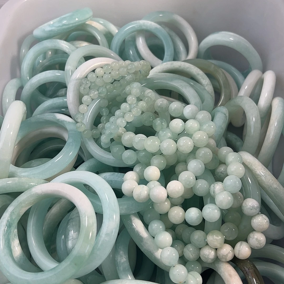 蛇纹石玉未镶嵌手镯