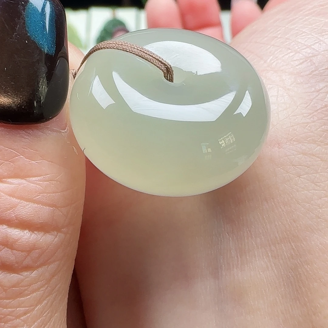 甜***莓和田玉未镶嵌吊坠(赠链)