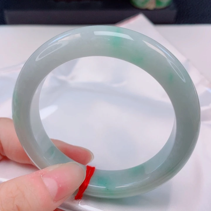 翡翠未镶嵌手镯52圈