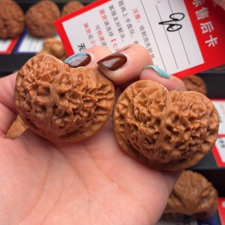 文玩核桃把件45尺桃心宫灯