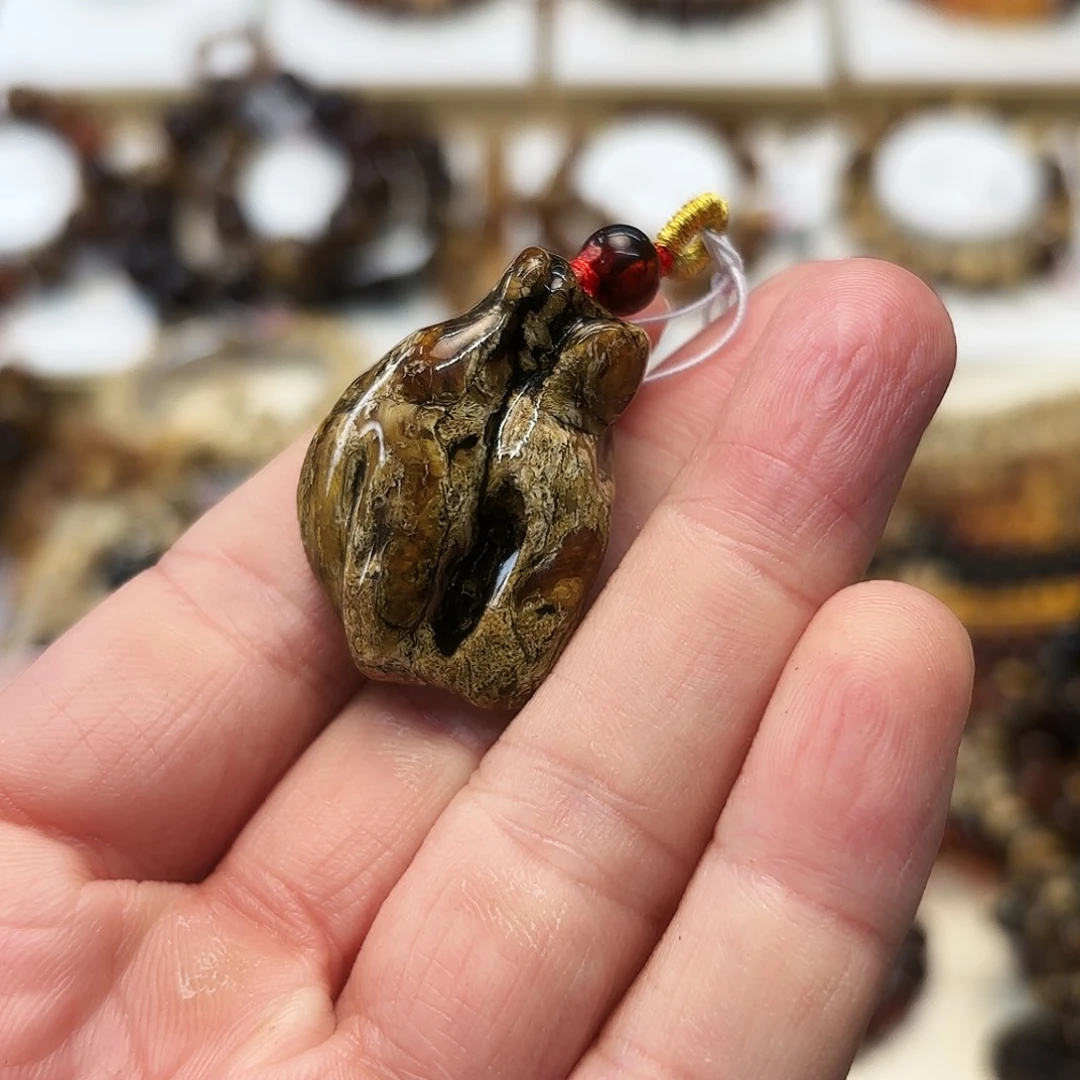 琥珀未镶嵌裸石大