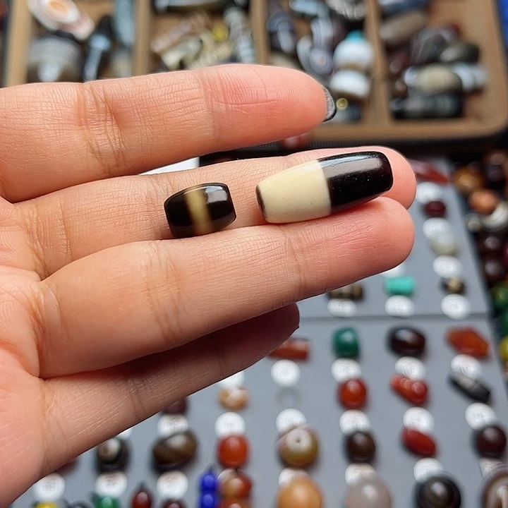 玛瑙/玉髓未镶嵌珠宝半成品I****赫