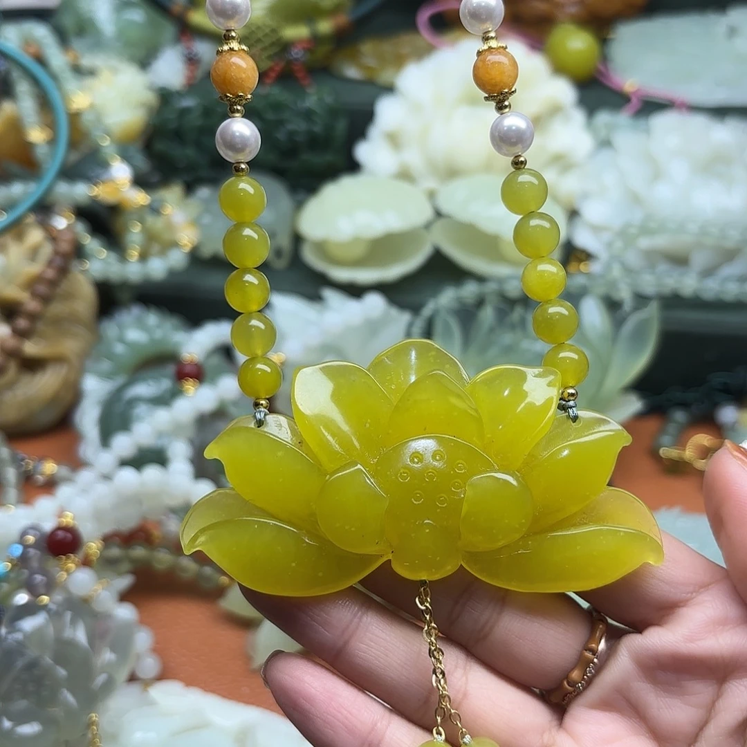 蛇纹石玉未镶嵌颈饰