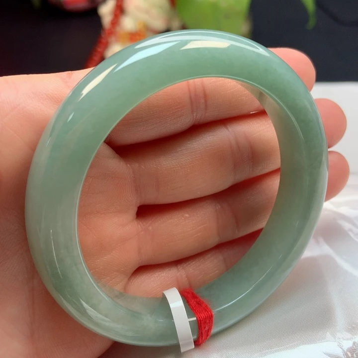 翡翠手镯未镶嵌55圈