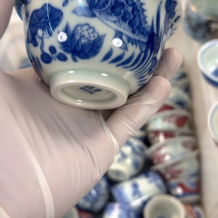 瓷片白青花鱼藻纹压的杯主人杯我品