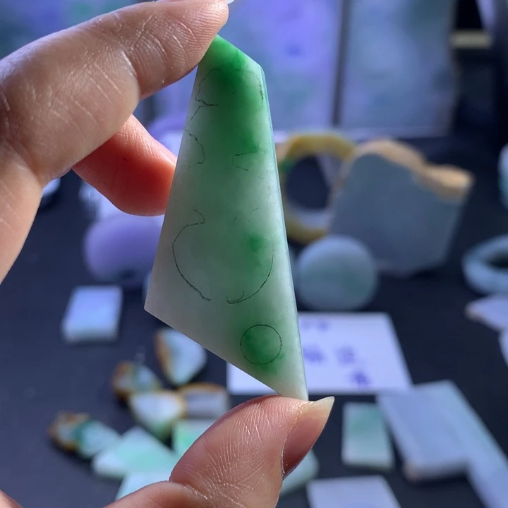 定制翡翠未镶嵌观音