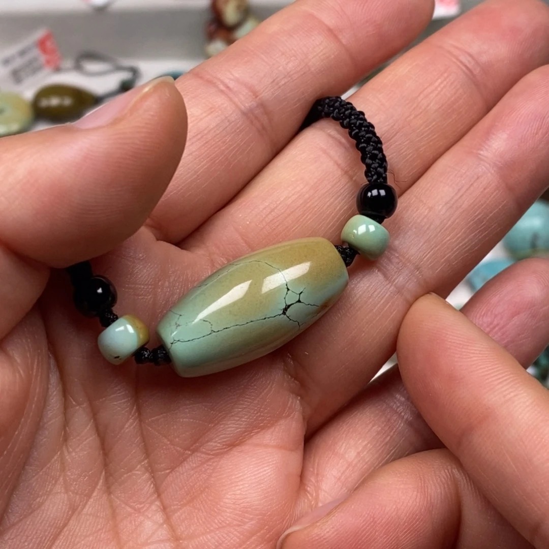 该***。绿松石未镶嵌珠宝奇石