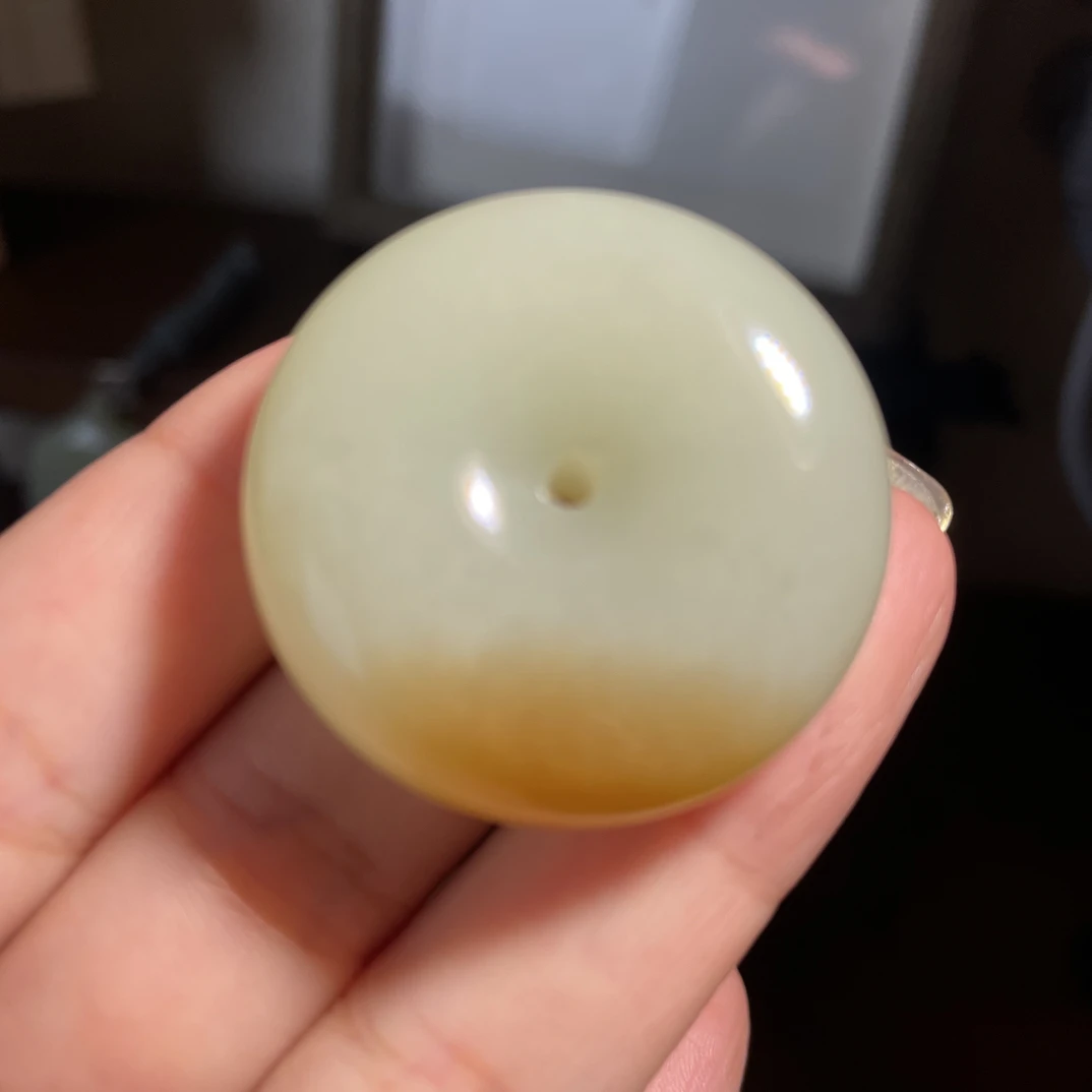 和田玉 新疆且末料 精品一抹糖平安扣 卡33