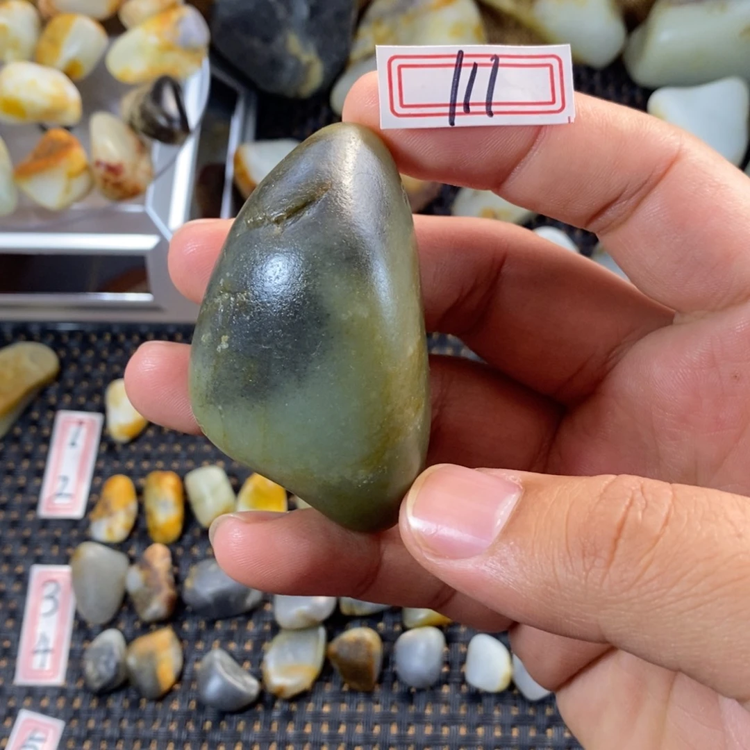 和田玉（糖玉）未镶嵌挂件