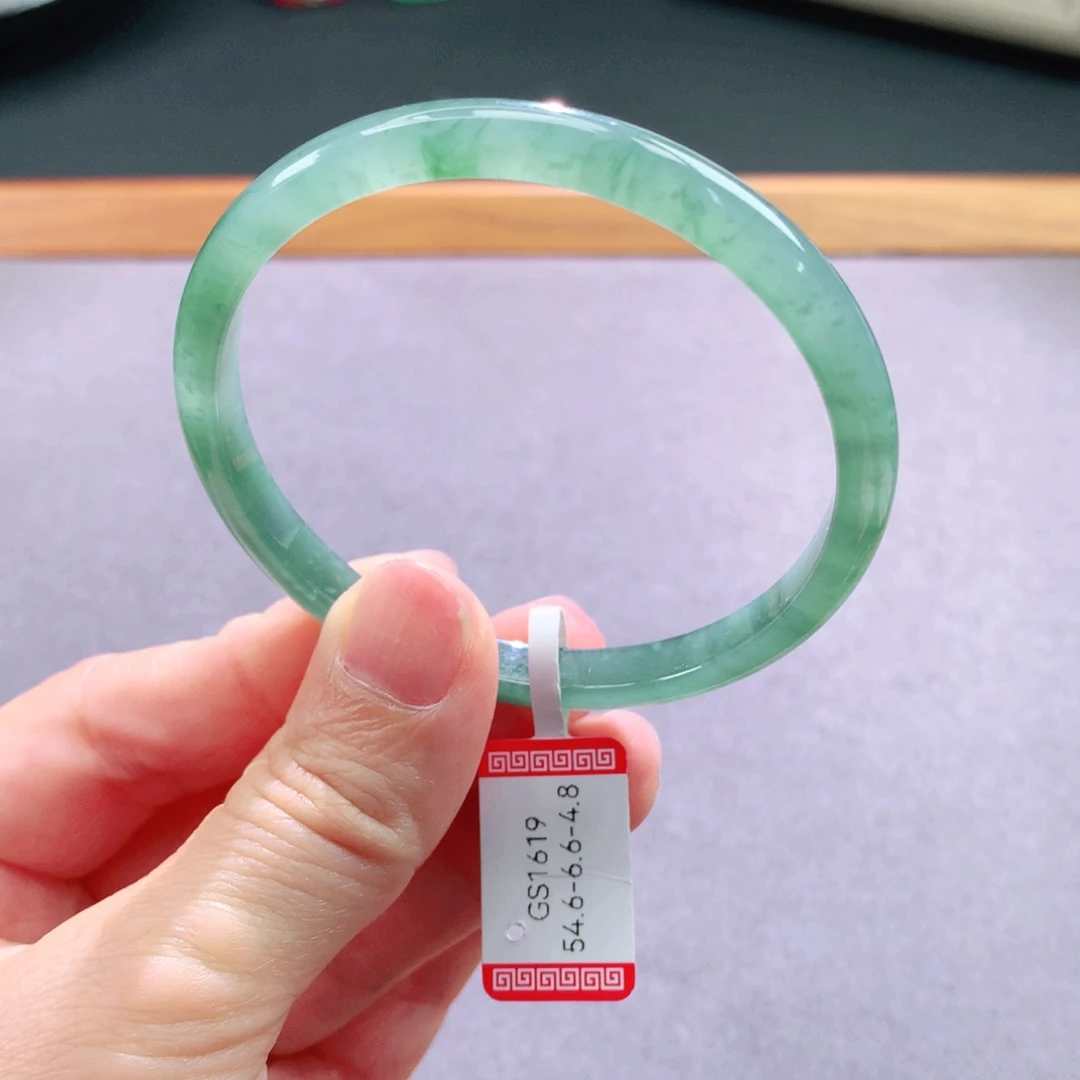 翡翠手镯未镶嵌天然翡翠手镯