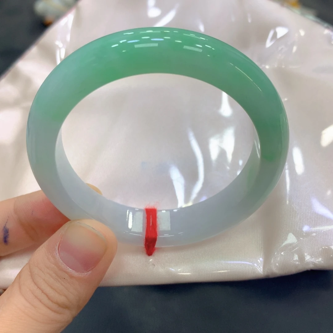 翡翠未镶嵌手镯翡翠33