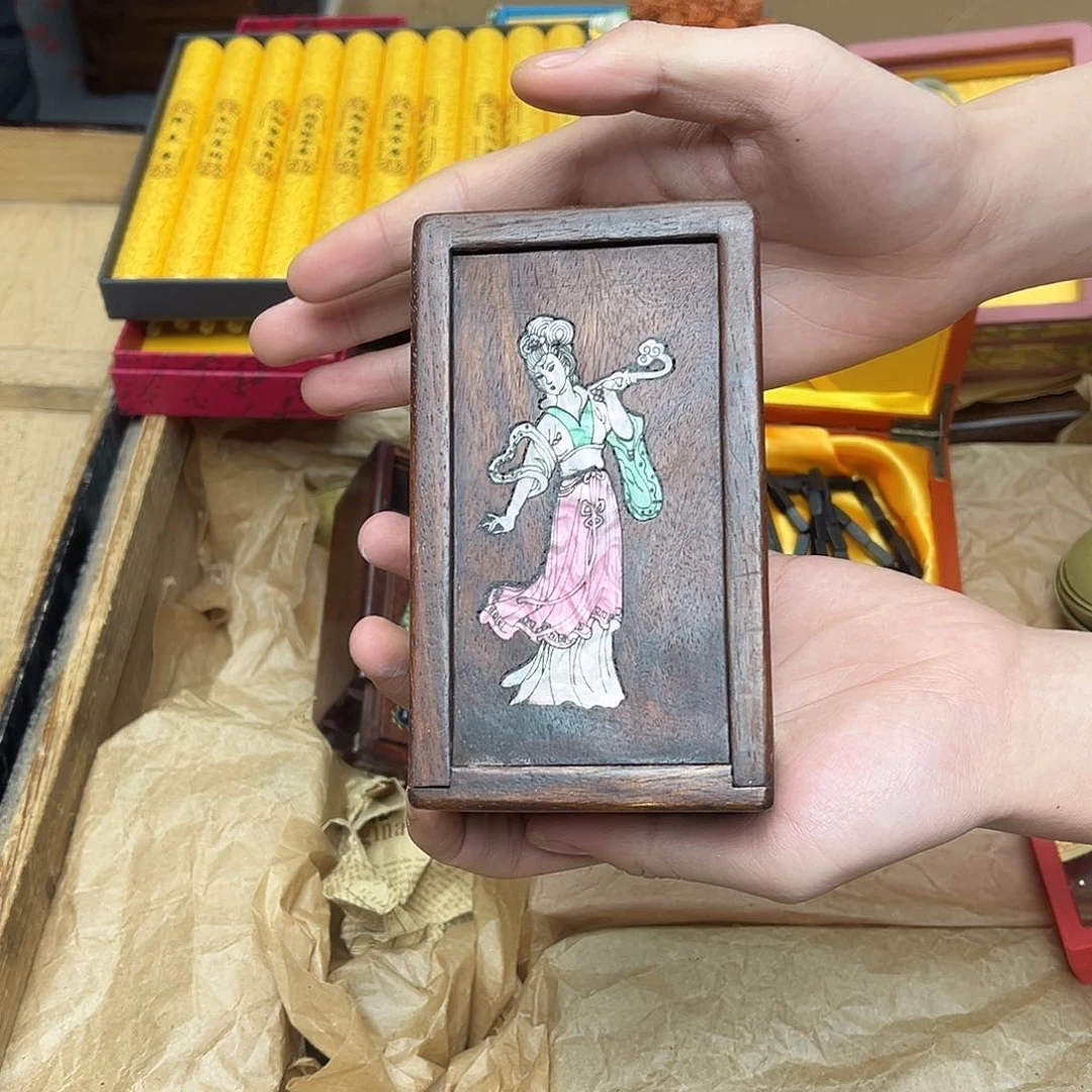 大叶紫檀（黑酸枝木类）