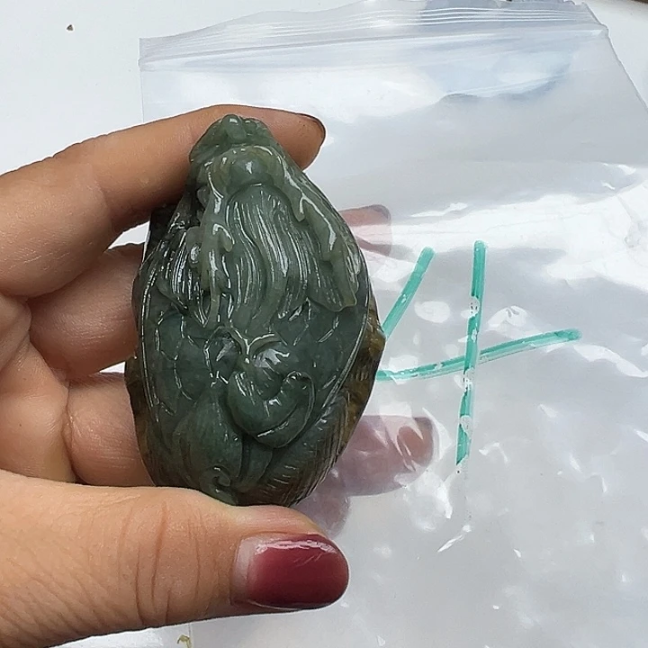 和田玉未镶嵌颈饰大**