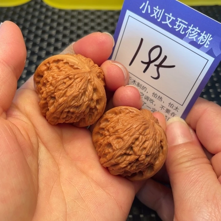 桃核把件38磨盘195。。。。。。