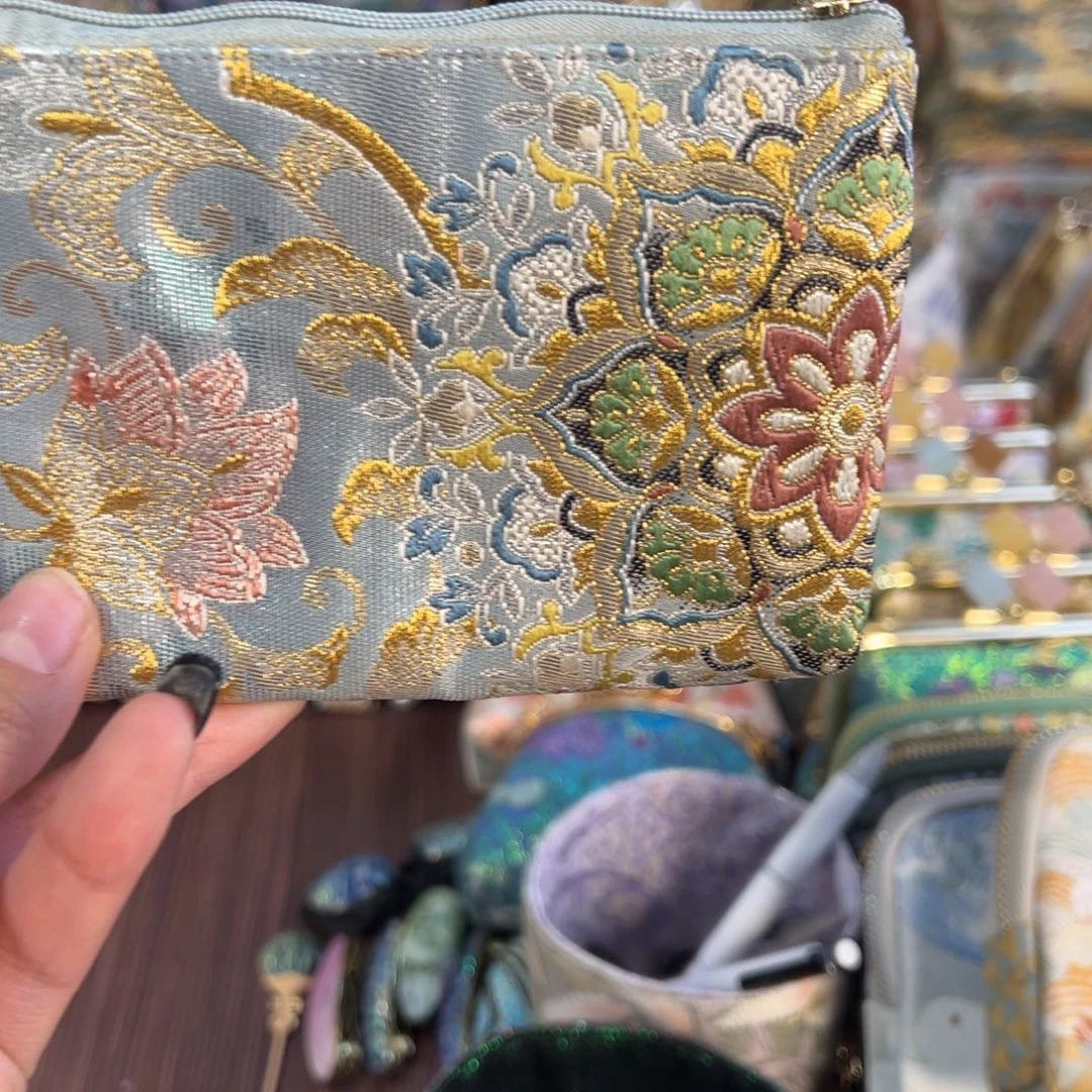 壹***依蚕丝小号零钱包福利不退换