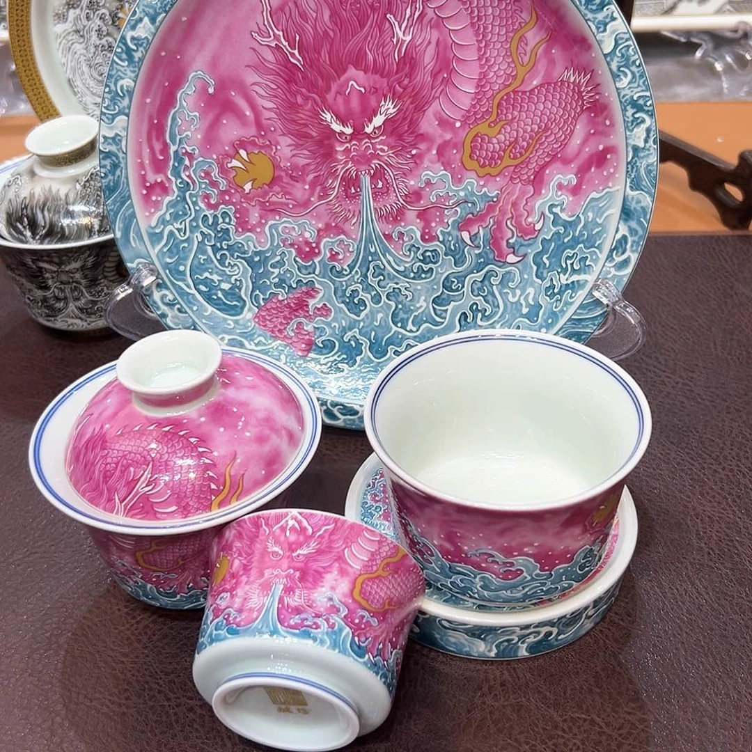 摆件景德镇陶瓷艺术展在上海举办的第一场大型展览