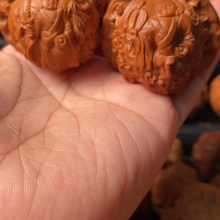 向***师把件文玩核桃四大菩萨