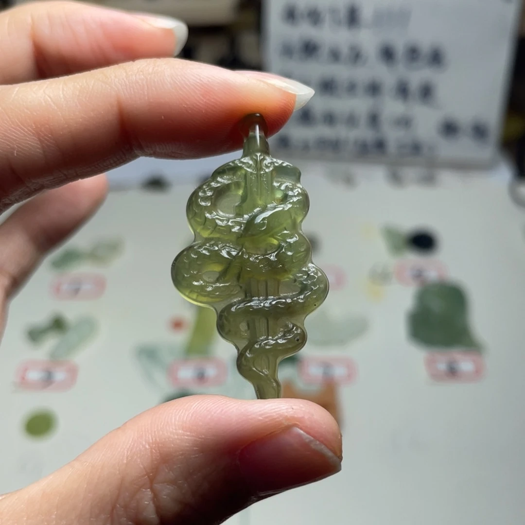 蛇纹石玉颈饰未镶嵌A****哥