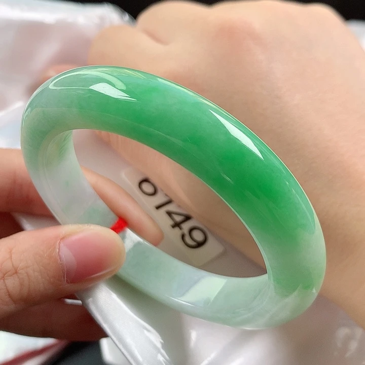 翡翠未镶嵌手镯56圈