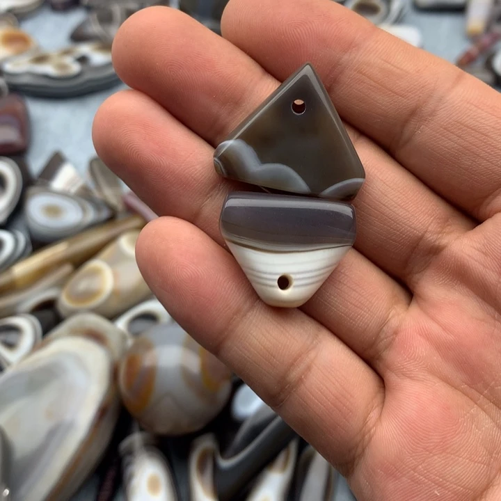 老***）玛瑙/玉髓颈饰合金