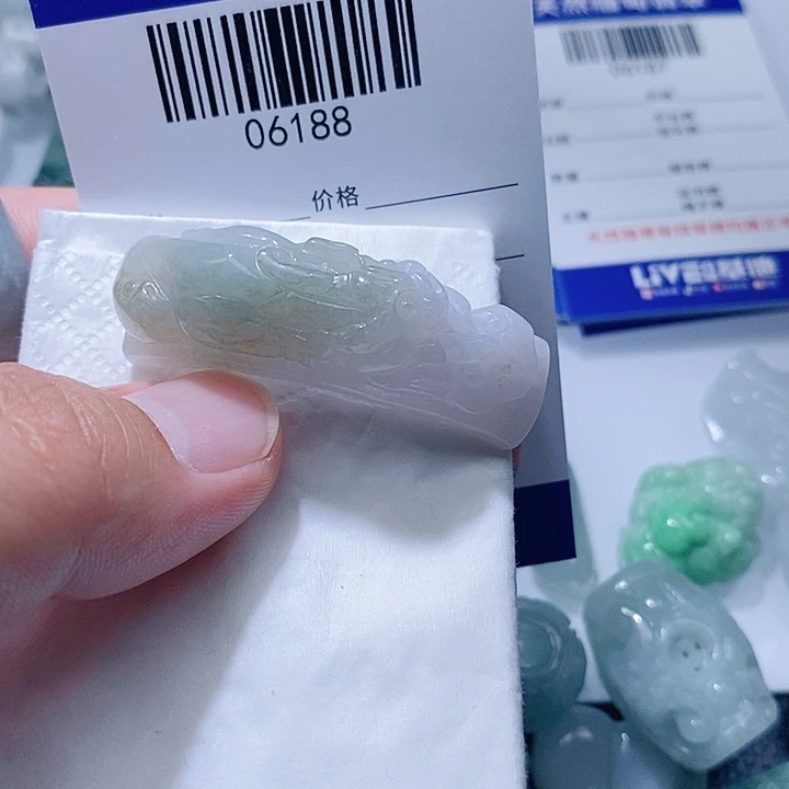 翡翠未镶嵌颈饰天光墟翡翠市场现金代购