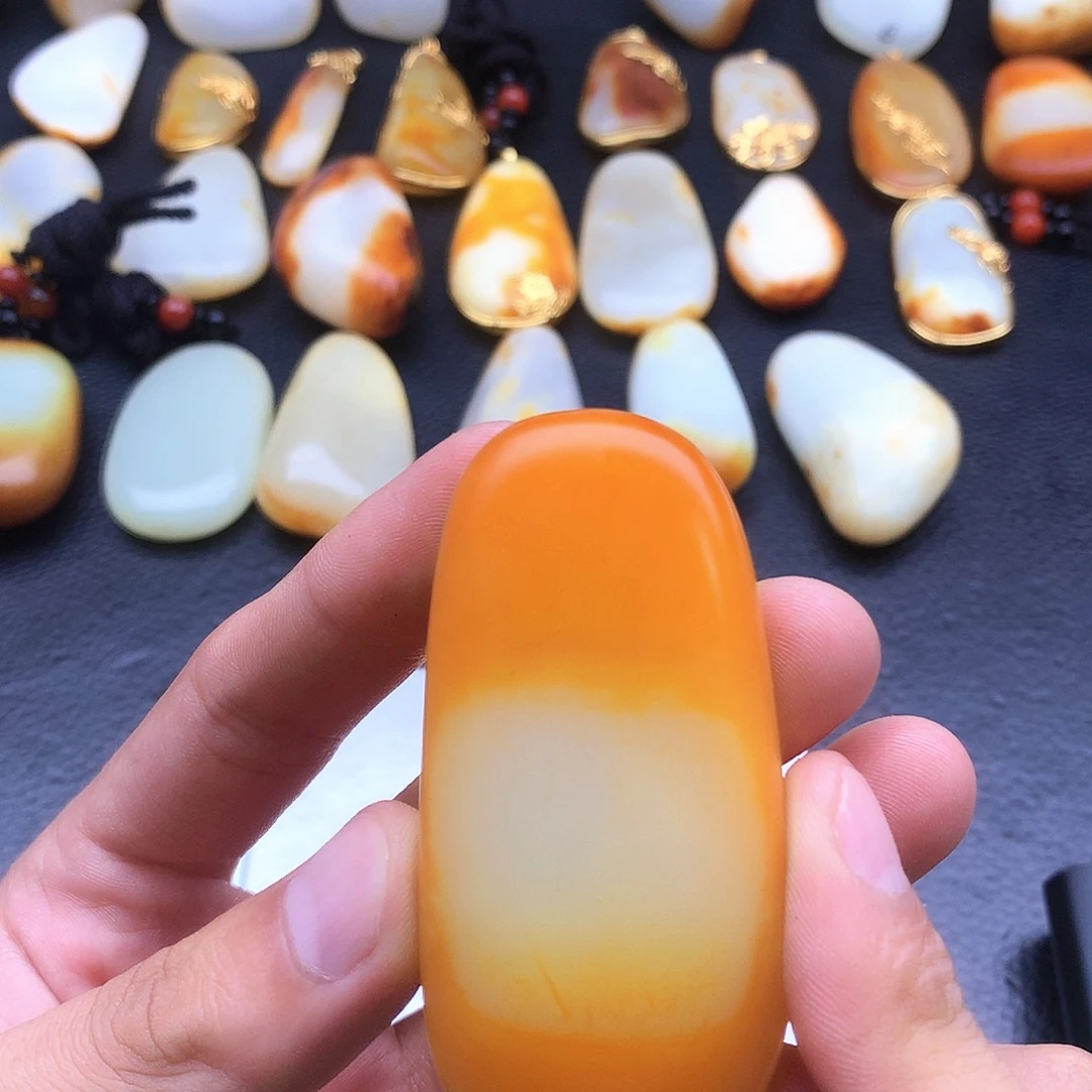 和田玉未镶嵌挂件