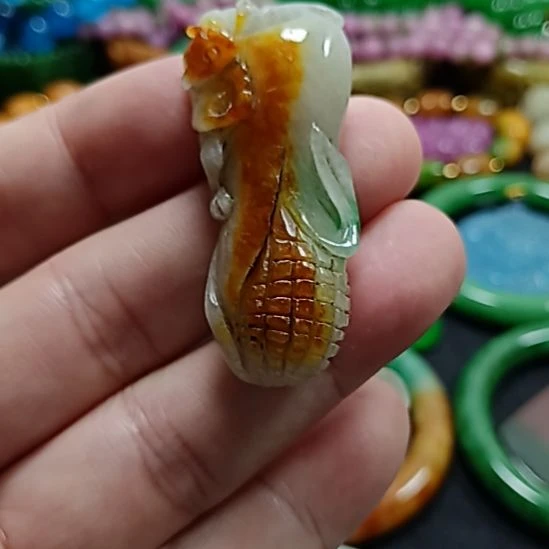 翡翠未镶嵌挂件翡翠