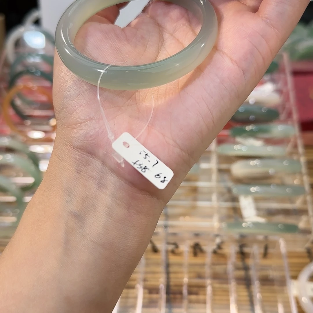 玛瑙/玉髓手镯未镶嵌圈口68