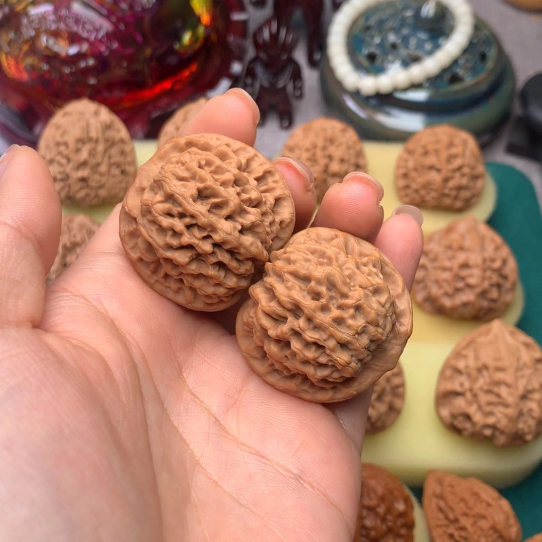 文玩核桃把件林***嘶核桃