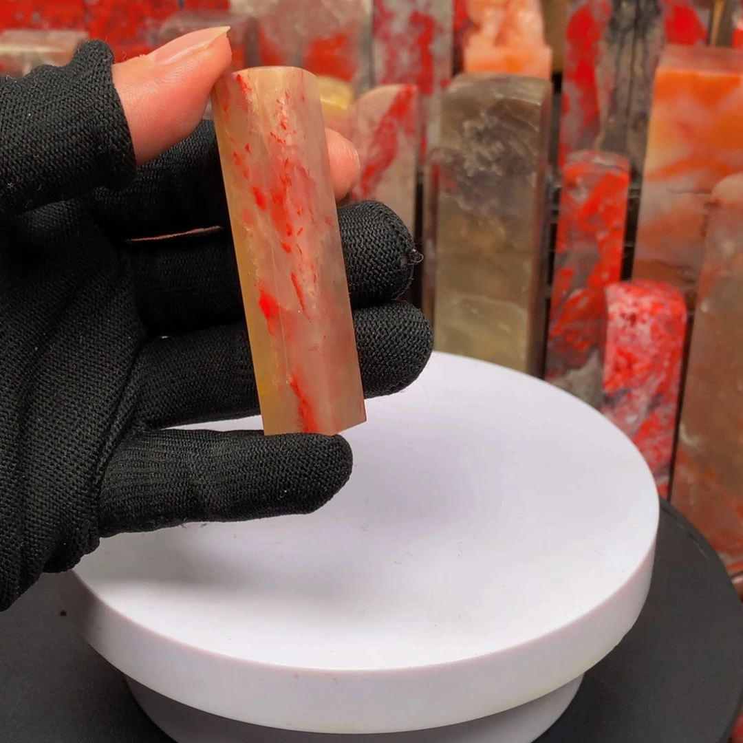 昌化石喵***谔福黄鸡血石印章