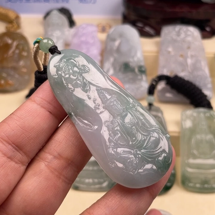 颈饰未镶嵌翡翠观音