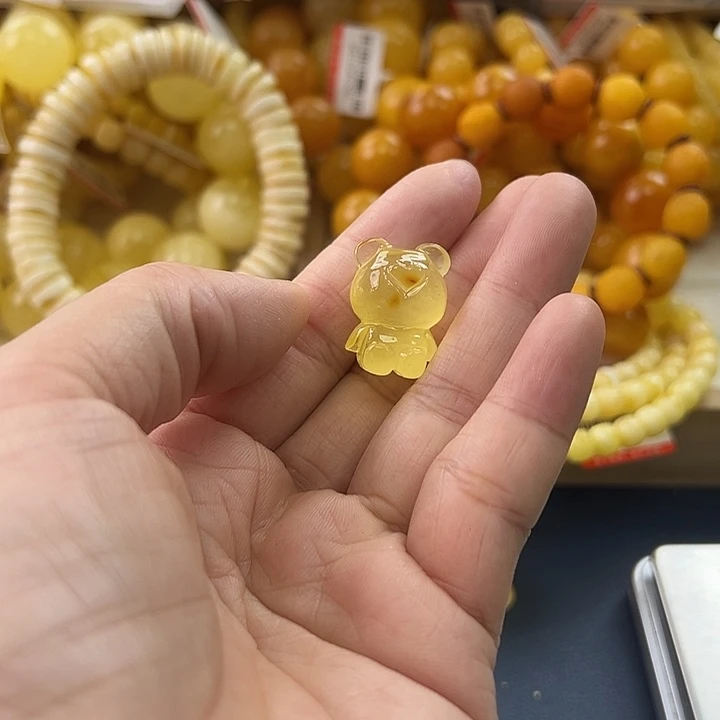 未镶嵌琥珀珠宝奇石