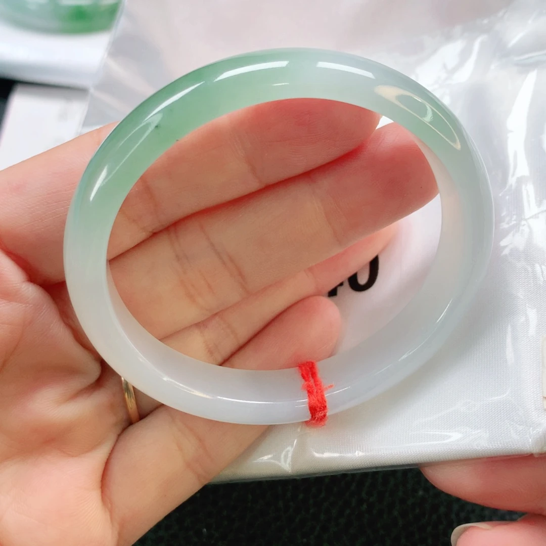 未镶嵌手镯翡翠55.9贵妃