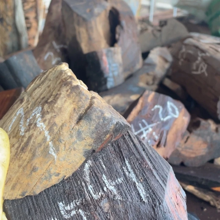 交趾黄檀（大红酸枝）用****1