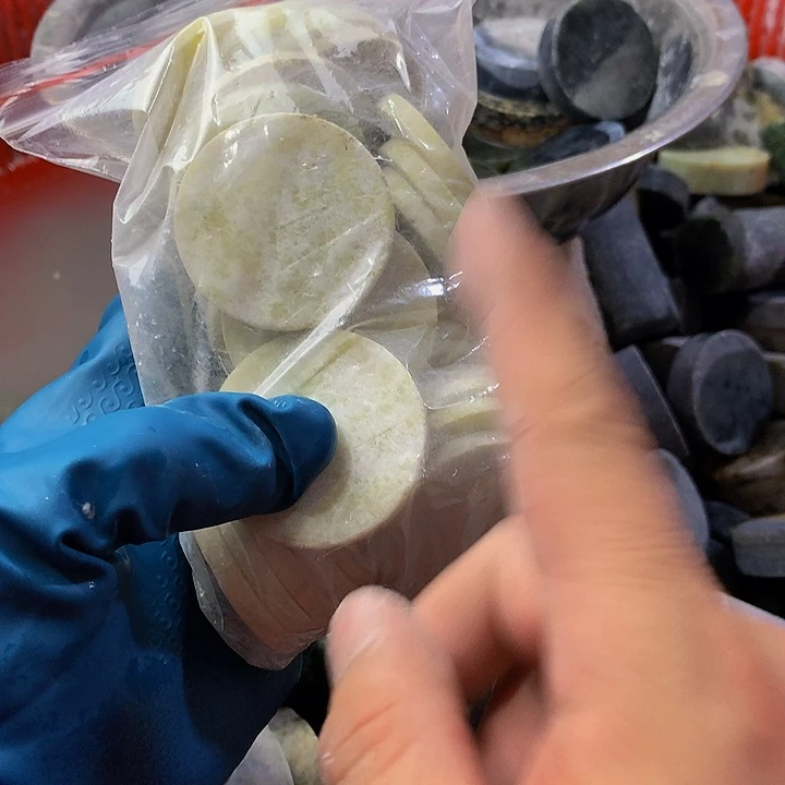 蛇纹石玉珠宝半成品未镶嵌