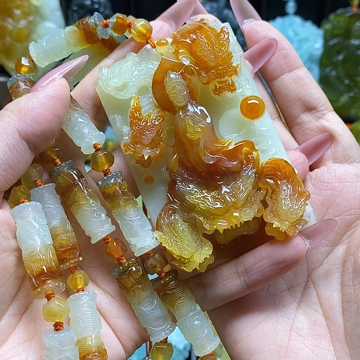 写***寞未镶嵌蛇纹石玉颈饰