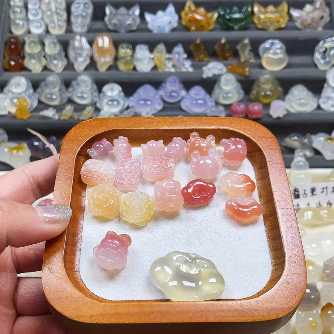 煊***朵玛瑙/玉髓未镶嵌颈饰