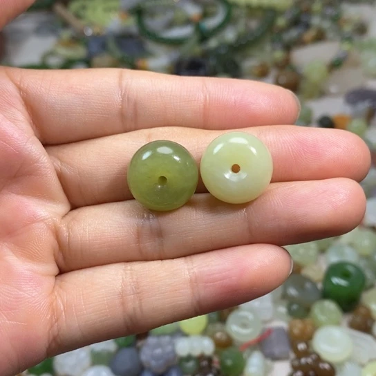 和田玉未镶嵌挂件50一个多样性发其一