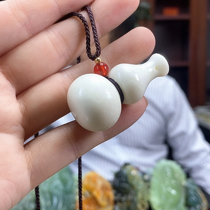 蛇纹石玉合金颈饰