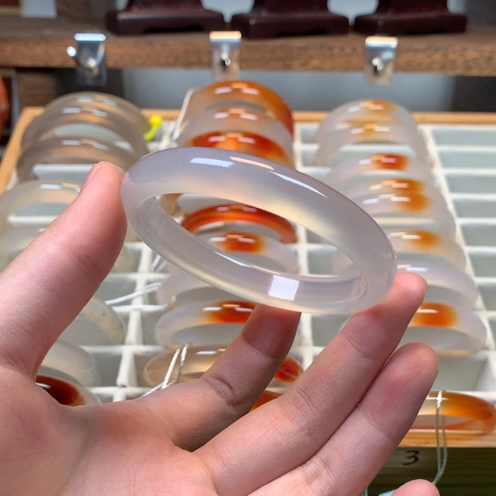 玛瑙/玉髓未镶嵌手镯